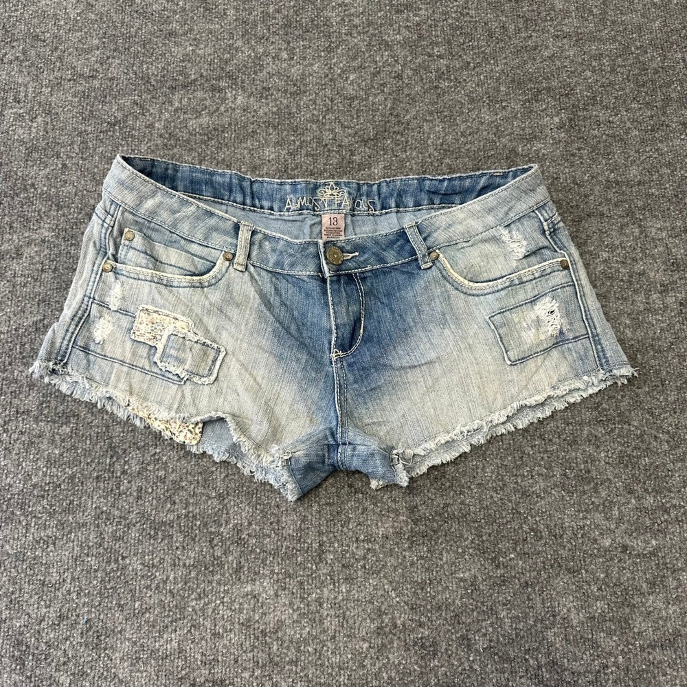 Almost Famous Denim Shorts Womens Size 13 Light Wash Distressed Floral Patch